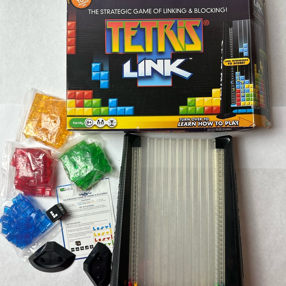 Tetris Link: The Strategic Game of Linking & Blocking Game